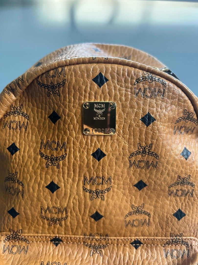 Mcm backpack (Category: Luxury Bags & Wallets) located in Santa Rosa. Submitted by _ba_mo_si_ (Listing ID 1463141259, Image 3). Description: Bag only plus sf Issue see last pic Dm.