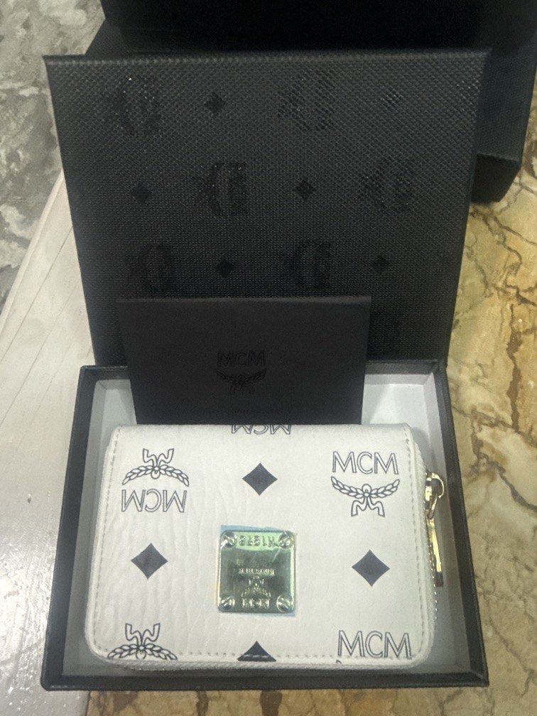MCM SMALL ZIPPY WALLET (Category: Wallets & Card holders) located in Angeles City. Submitted by migs_font29 (Listing ID 1463247993, Image 1). Description: nice.