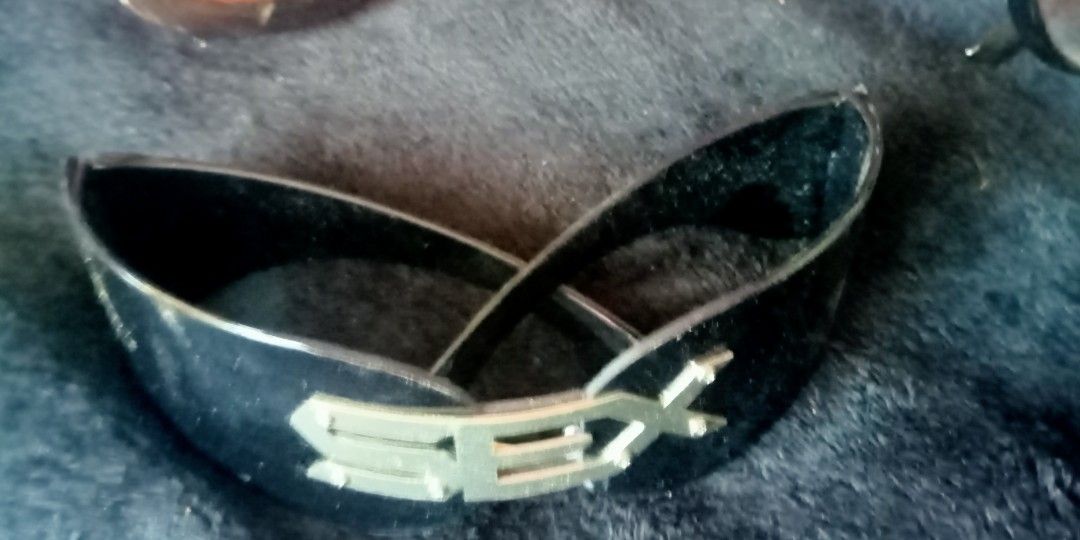 Men's glasses (Category: Sunglasses & Eyewear) located in Paranaque City. Submitted by dimaguilaa94969 (Listing ID 1463141221, Image 1). Description: 650 each if int 09260966619.