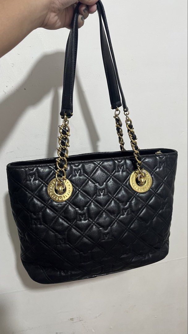 METRO CITY QUILTED TOTE BAG (Category: Tote Bags) located in Muntinlupa City. Submitted by pinkflower.226 (Listing ID 1463180646, Image 2). Description: See photos for reference of flaws. No crackings in leather G-Payment/Bank Transfer Accepted .