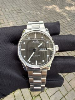 (Category: ) located in . Submitted by ninety_one_timepiece (Listing ID 1463196728, Image 1). Description: .