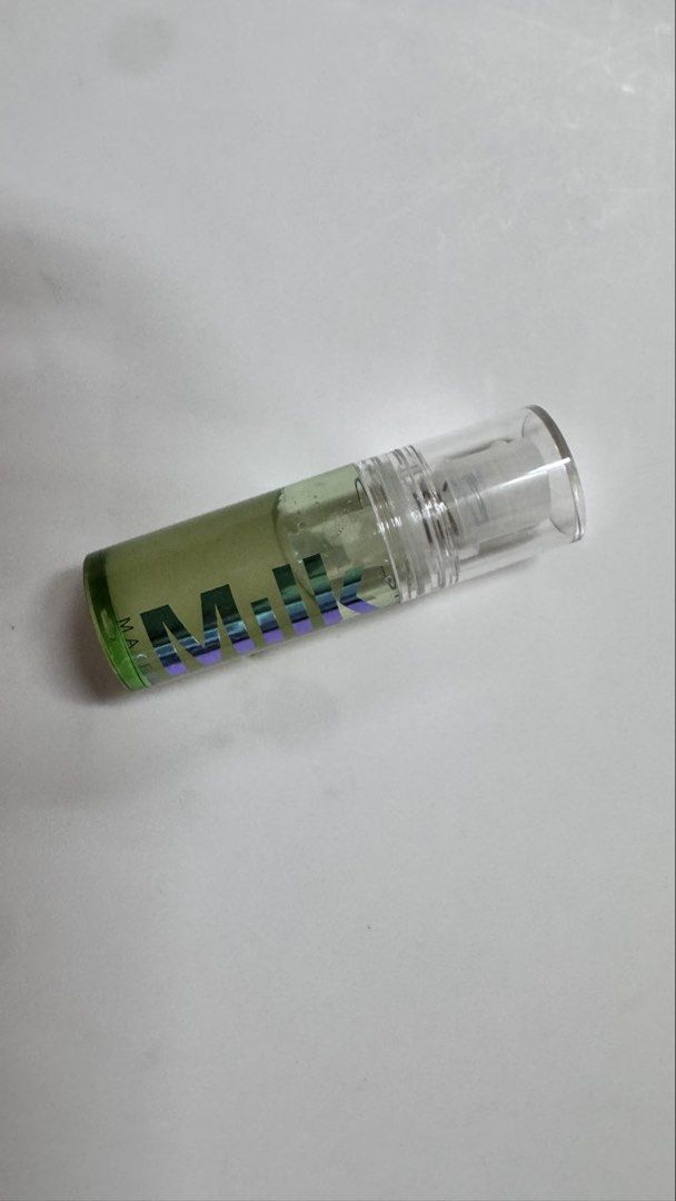 Milk Makeup Hydro Grip Primer (Category: Makeup) located in Manila. Submitted by fcloset24 (Listing ID 1463195541, Image 2). Description: - Travel size Milk Makeup Hydro Grip Primer - Excellent makeup gripping power - Leaves skin feeling hydrated - Suitable for all skin types - Easy to apply.