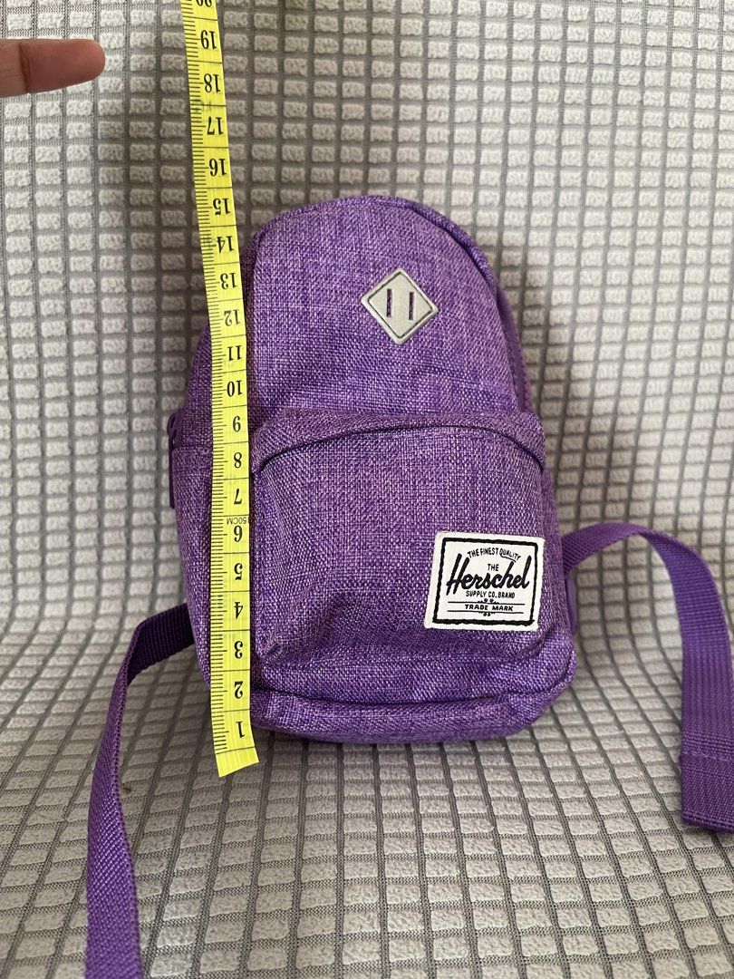mini Herschel backpack (Category: Backpacks) located in Manila. Submitted by dstrangerthings (Listing ID 1463217199, Image 2). Description: mini po yung size good for any storage organizer use..