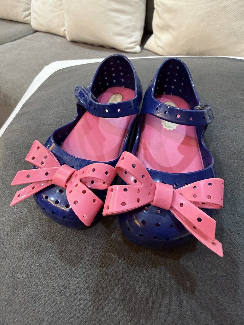 Mini Melissa Child Mini Furadinha Xi Ballet Flat (Category: Babies & Kids Fashion) located in Manila. Submitted by hantan1022 (Listing ID 1463224445, Image 2). Description: Original Mini Melissa Mini Melissa Unisex-Child Mini Furadinha Xi Ballet Flat Kids Size: US 7 Eur 22 .