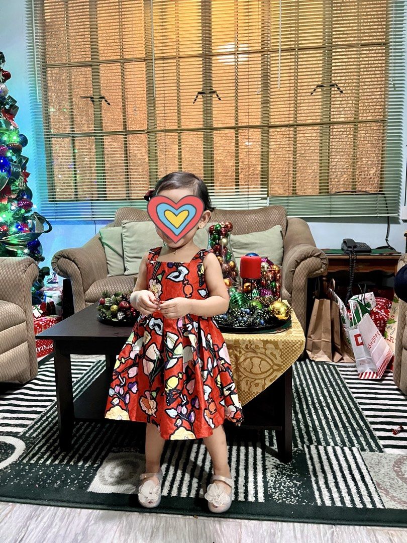 Mini Peace Floral Dress Size 110 (Category: Babies & Kids Fashion) located in Pasig City. Submitted by stormyera19 (Listing ID 1463020908, Image 1). Description: - Adorable red dress with a vibrant floral print. - Features a flattering flared skirt. - Comfortable shoulder straps. - Fabric has a lovely sheen. - Ideal for parties, casual outings, or everyday wear. - Nice and vibrant print perfect for Christmas! - Size 110 / fits 2-3 years old - Hon