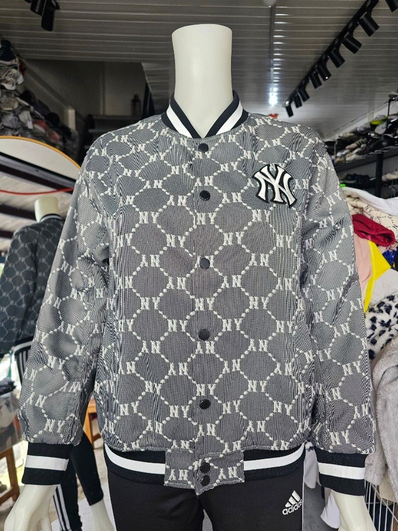 MLB New York Yankees diamond monogram jacquard bomber jacket (Category: Backpacks) located in Baguio. Submitted by kayeonlineshop (Listing ID 1463191379, Image 2). Description: -MLB New York Yankees diamond monogram jacquard bomber jacket featuring an all-over geometric "NY" lattice pattern and a classic embroidered team logo on the chest..