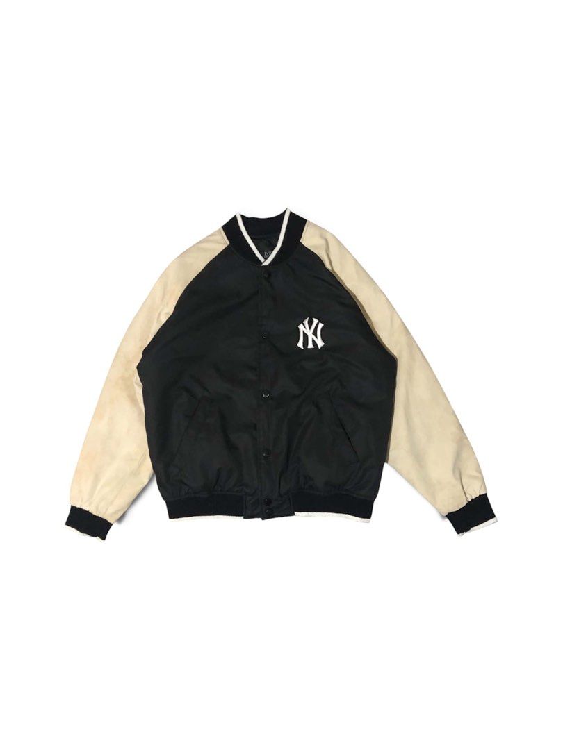 Mlb Varsity puffer Jacket (Category: Coats, Jackets and Outerwear) located in Valenzuela. Submitted by nk_thriftshop (Listing ID 1463185050, Image 1). Description: Dimes: 24x27 Issue: Kabilaang sleeve stain Condition: 9/10 Color Rate: 9/10.