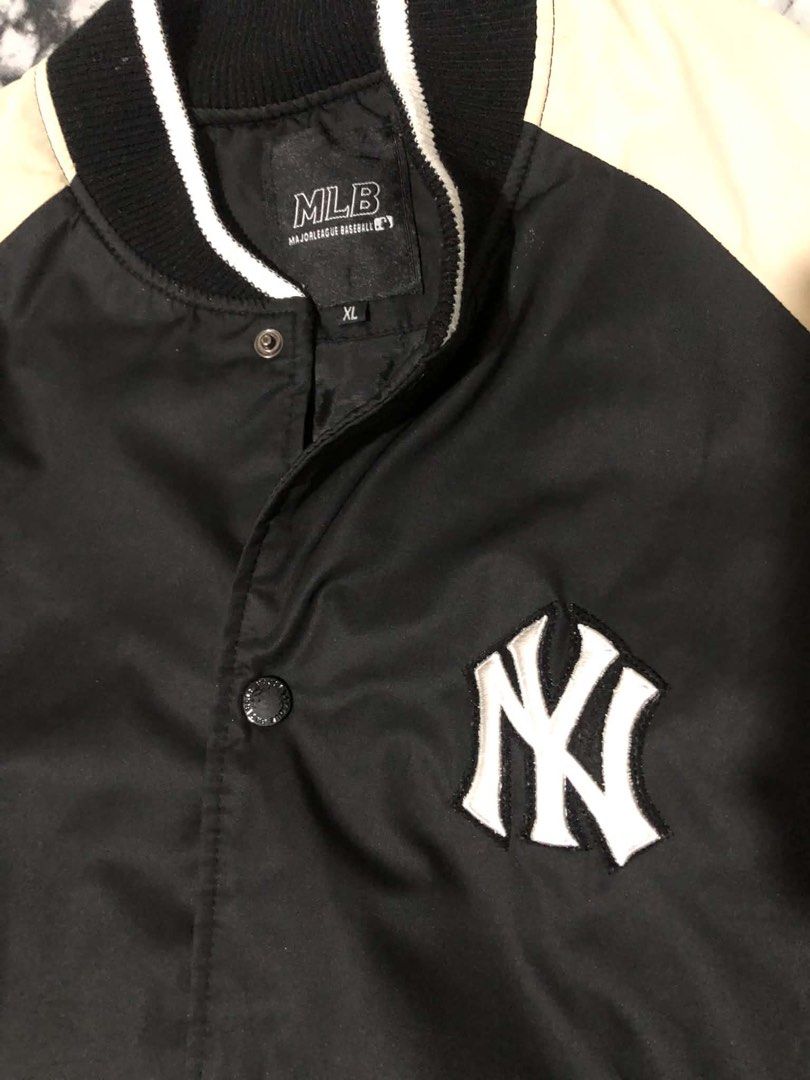Mlb Varsity puffer Jacket (Category: Coats, Jackets and Outerwear) located in Valenzuela. Submitted by nk_thriftshop (Listing ID 1463185050, Image 2). Description: Dimes: 24x27 Issue: Kabilaang sleeve stain Condition: 9/10 Color Rate: 9/10.
