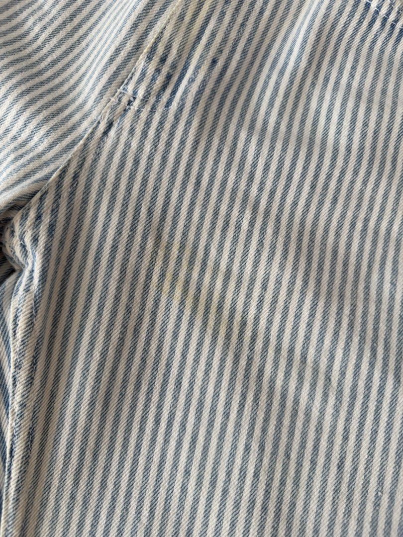 MNG Striped Jeans (Category: Jeans) located in Quezon. Submitted by daile_closet (Listing ID 1463186037, Image 3). Description: - MNG blue and white striped jeans - High-waisted style - Minor yellow stains on the front (please check photos) .