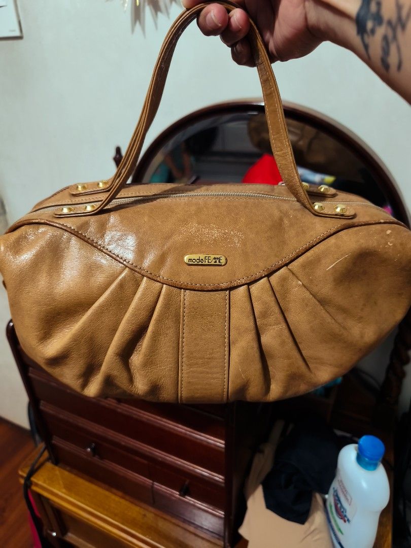 Mode Femme (Category: Clutches) located in Quezon City. Submitted by uydaisy1979 (Listing ID 1463254582, Image 3). Description: sign of usage.