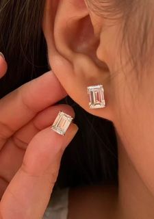 (Category: ) located in . Submitted by japanandsingaporeluxepreloved (Listing ID 1463181430, Image 1). Description: .