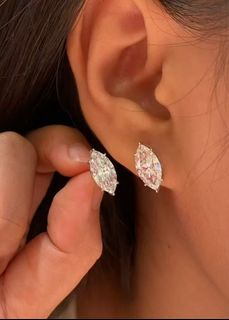 (Category: ) located in . Submitted by japanandsingaporeluxepreloved (Listing ID 1463181504, Image 1). Description: .
