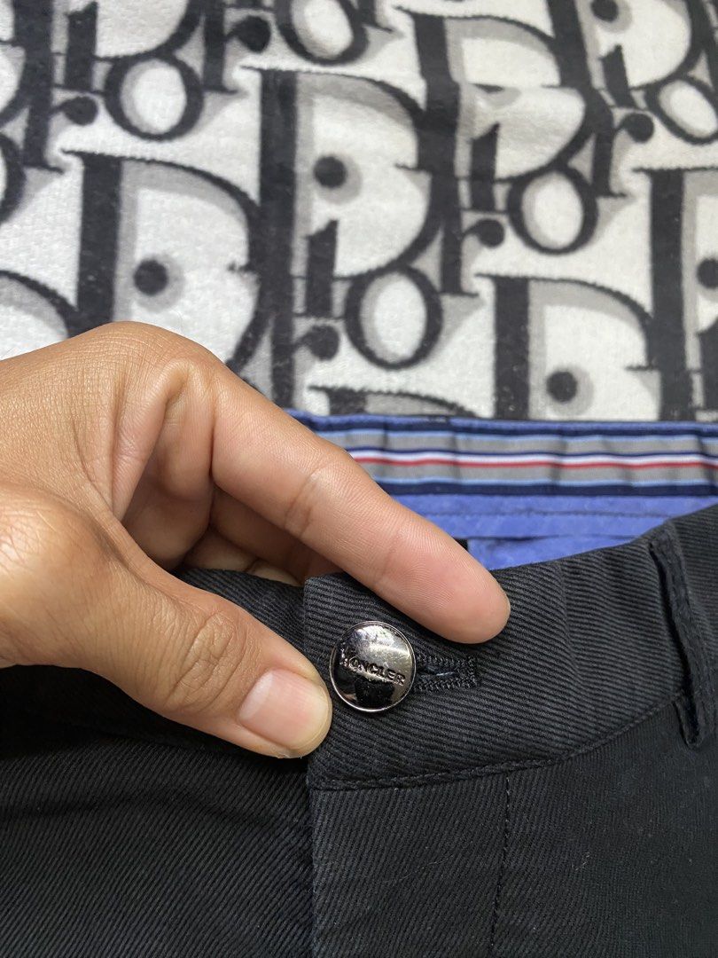 Moncler Chino Pants (Category: Chinos) located in Alfonso. Submitted by clyde.nicole.cerilo1 (Listing ID 1463125481, Image 3). Description: Moncler Chino Pants Size 35 On Tag 34-35 Waistline 39 Length 12 thighs 7 hem Complete Tags 9/10 Color Rate And Condition May onting Cut sa Waist part In Good Condition Overall Located at Amuyong Alfonso Cavite Payment First Shipped Via J&t Or Lalamove.