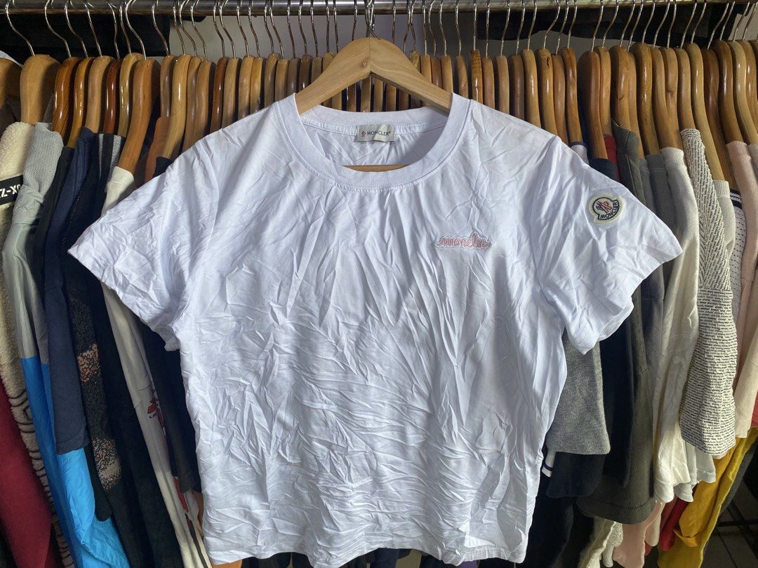 Moncler Script tee (Category: Luxury Apparel) located in Kalibo. Submitted by rvna23 (Listing ID 1463255299, Image 1). Description: 23 X 18 Excellent Cond php 650 Free shipping.