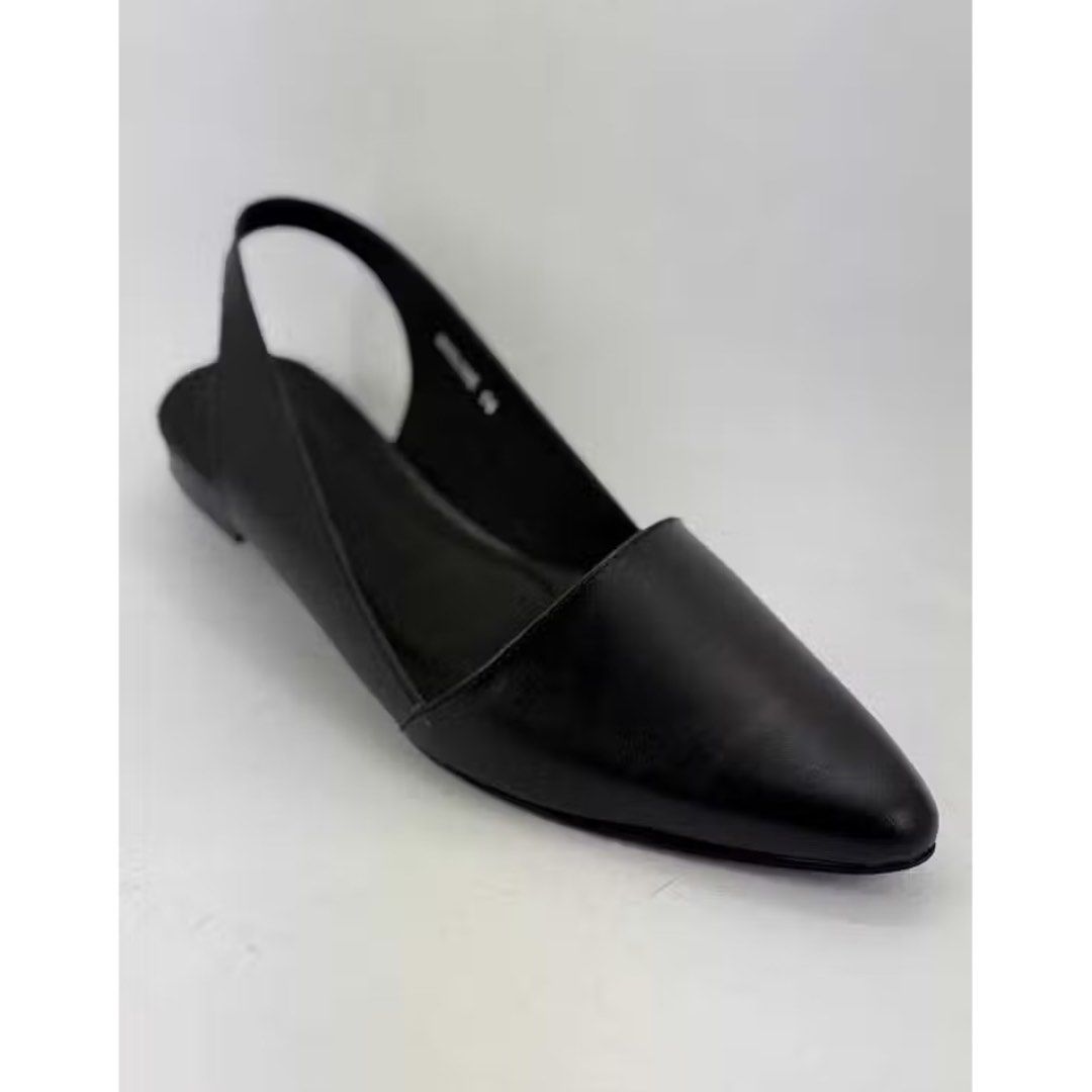 Mondi Marlowe Black (Size 5) (Category: Flats & Sandals) located in Muntinlupa City. Submitted by prelovedja_ (Listing ID 1463135092, Image 1). Description: Used less than 7 times RFS: decluttering .
