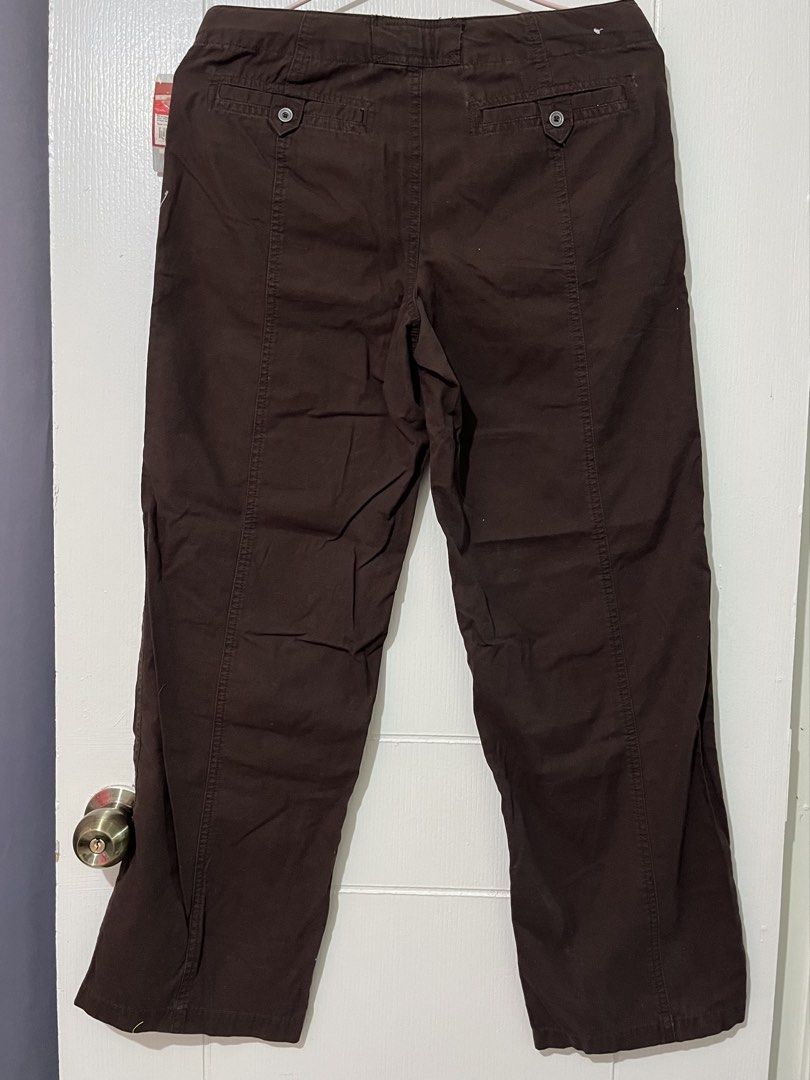 Mossimo Supply Co. Brown Cargo Pants Size 16 (Category: Jeans) located in Mabalacat. Submitted by mavcab8 (Listing ID 1463125409, Image 2). Description: - Brand: Mossimo Supply Co. - Type: Cargo Pants - Color: Deep Brown - Size: 16 - Fit: Relaxed - Features: Multiple pockets - Condition: Like new, never worn - Perfect for: Casual wear.
