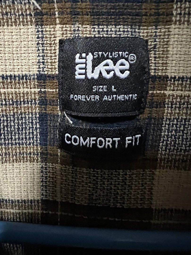 Mr. Lee Comfort fit Polo (Category: Tshirts & Polo Shirts ) located in Marikina City. Submitted by haradrim (Listing ID 1463304205, Image 3). Description: Mr. Lee Comfort fit checkered polo Color: Brown, dark blue combi No discoloration L: 27" W: 21".