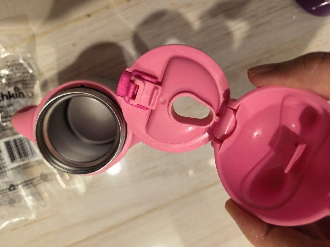 Munchkin Cool cat tumbler pink (Category: Weaning & Toddler Feeding) located in Taguig. Submitted by ariasclosetph (Listing ID 1463187439, Image 3). Description: With 2pcs brand new straw.