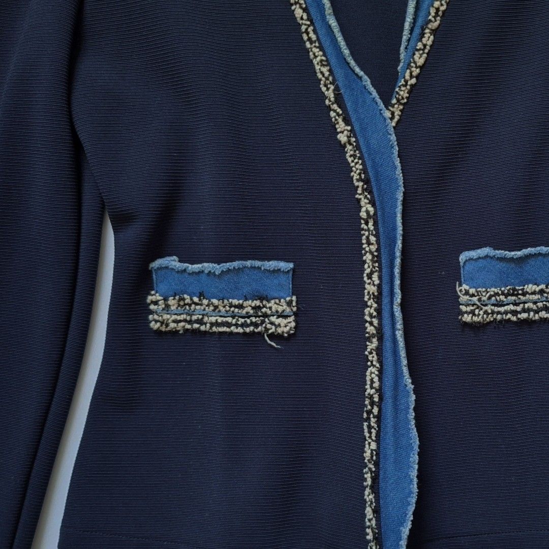 Navy Blue Office Blazer (Category: Coats, Jackets and Outerwear) located in Tarlac. Submitted by brownbasket (Listing ID 1463142821, Image 2). Description: Size: S-M Price + Sf MOP: Gcash | MariBank MOD: J&T.