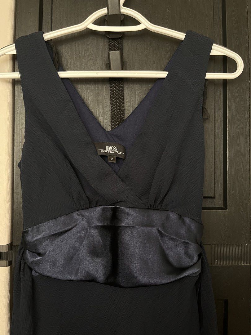 Navy Evening Elegant Gown (Category: Coats, Jackets and Outerwear) located in Manila. Submitted by hannaming (Listing ID 1463267317, Image 2). Description: Soft & Lightweight fabric.