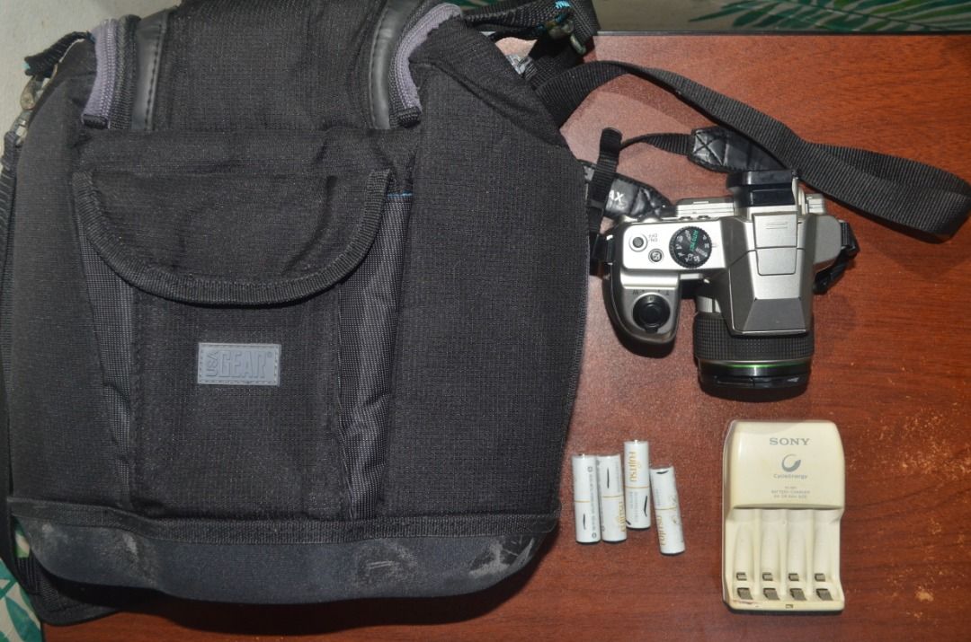 [NEGOTIABLE] Pentax X-5 Superzoom Camera Bundle + Rechargeables (Category: Cameras) located in Makati City. Submitted by theodorej43437 (Listing ID 1463176515, Image 1). Description: [Really negotiable, just send me an offer] [RFS: Reducing collection] [Fully usable and tested] [DM lang din po for sample images, 10 lang po pwede ilagay sa listing] 📌 Pentax X-5 Bridge Camera Good overall condition • EVF fully working • Articulating LCD fully work