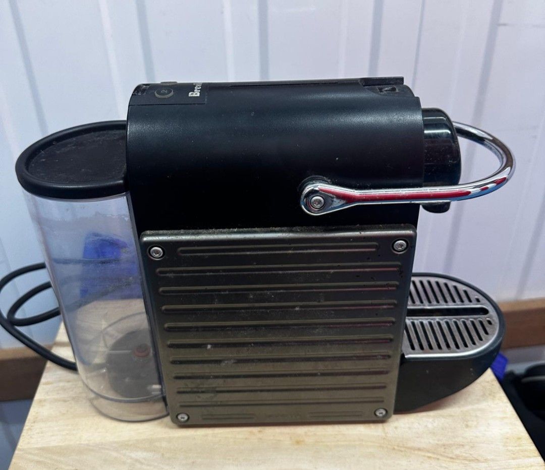 Nespresso Pixie Coffee Machine (Category: Coffee Machines & Makers) located in Singapore. Submitted by manunited1503 (Listing ID 1463137641, Image 2). Description: Note that plug is AU plug, needs adaptor.