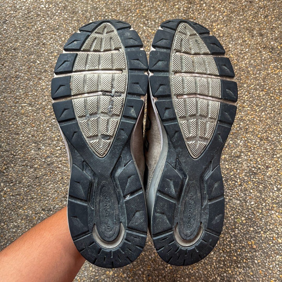 New Balance 990v5 ‘Grey’ (Category: Sneakers) located in Rizal. Submitted by cattleya_street (Listing ID 1463223115, Image 3). Description: New Balance 990v5 ‘Grey’ 12.5us | pair only Good Condition ₱3,000.