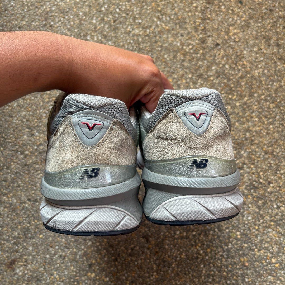 New Balance 990v5 ‘Grey’ (Category: Sneakers) located in Rizal. Submitted by cattleya_street (Listing ID 1463223115, Image 2). Description: New Balance 990v5 ‘Grey’ 12.5us | pair only Good Condition ₱3,000.