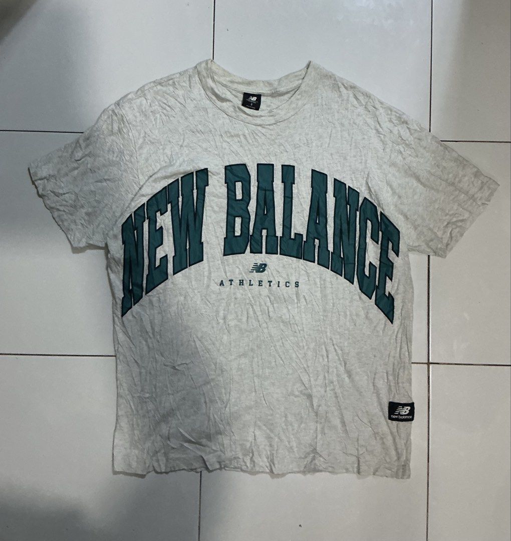 New Balance Arch Script Tshirt (Category: Tshirts & Polo Shirts ) located in Mabalacat. Submitted by dagz_thrift (Listing ID 1463278632, Image 1). Description: Fresh from bale need wash Dimes 21.5 x 29 Good Condition Issue 1 pinhole .