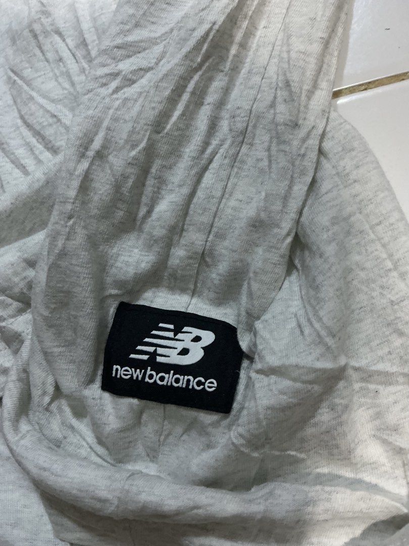 New Balance Arch Script Tshirt (Category: Tshirts & Polo Shirts ) located in Mabalacat. Submitted by dagz_thrift (Listing ID 1463278632, Image 3). Description: Fresh from bale need wash Dimes 21.5 x 29 Good Condition Issue 1 pinhole .