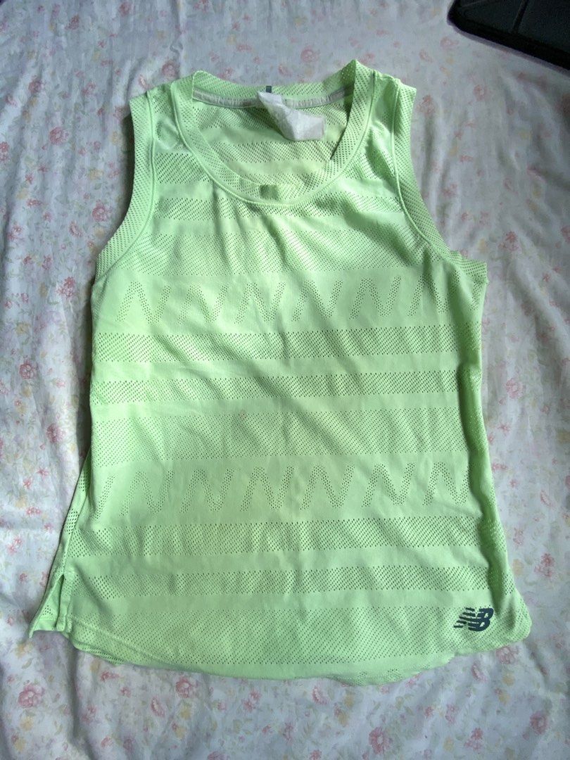New Balance Running Tank Top - Light Green (Category: Activewear) located in Banna (Espiritu). Submitted by zhylll (Listing ID 1463189321, Image 1). Description: Like new.