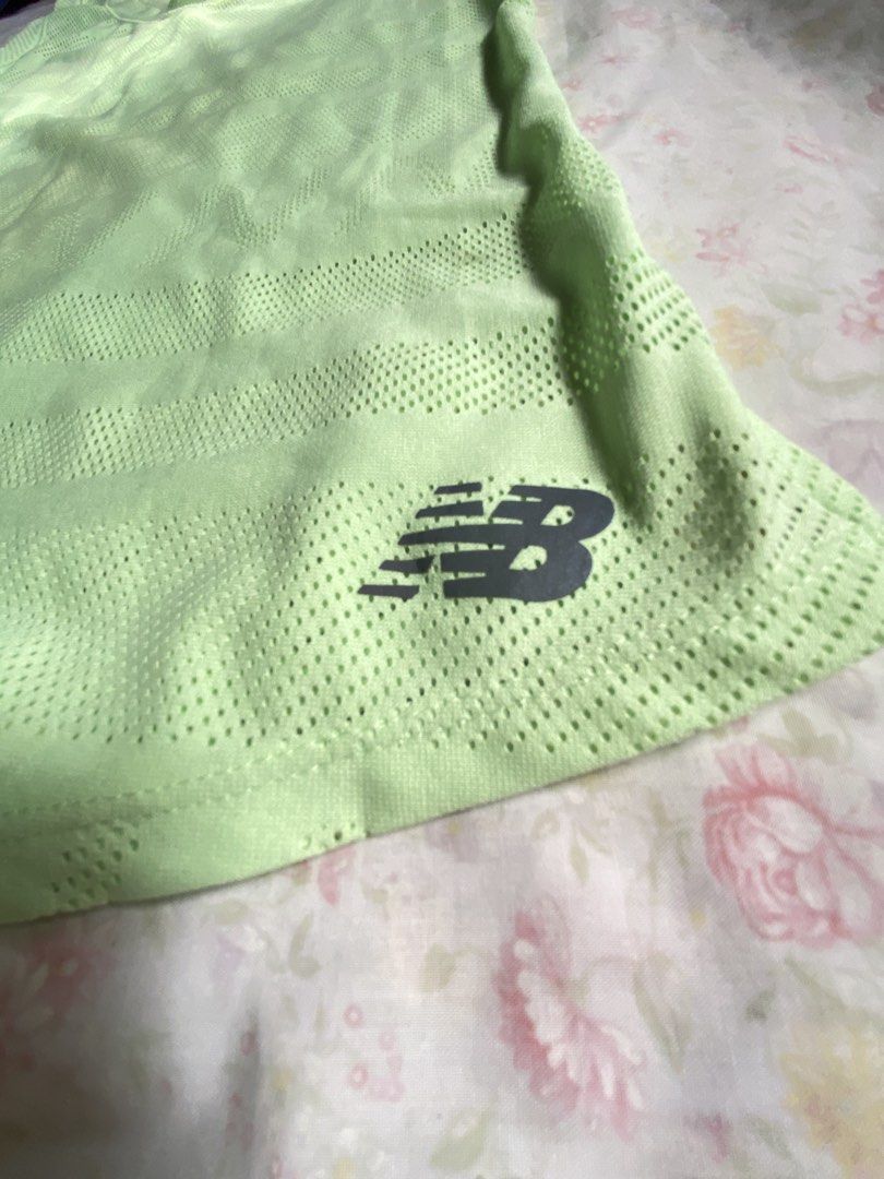 New Balance Running Tank Top - Light Green (Category: Activewear) located in Banna (Espiritu). Submitted by zhylll (Listing ID 1463189321, Image 2). Description: Like new.