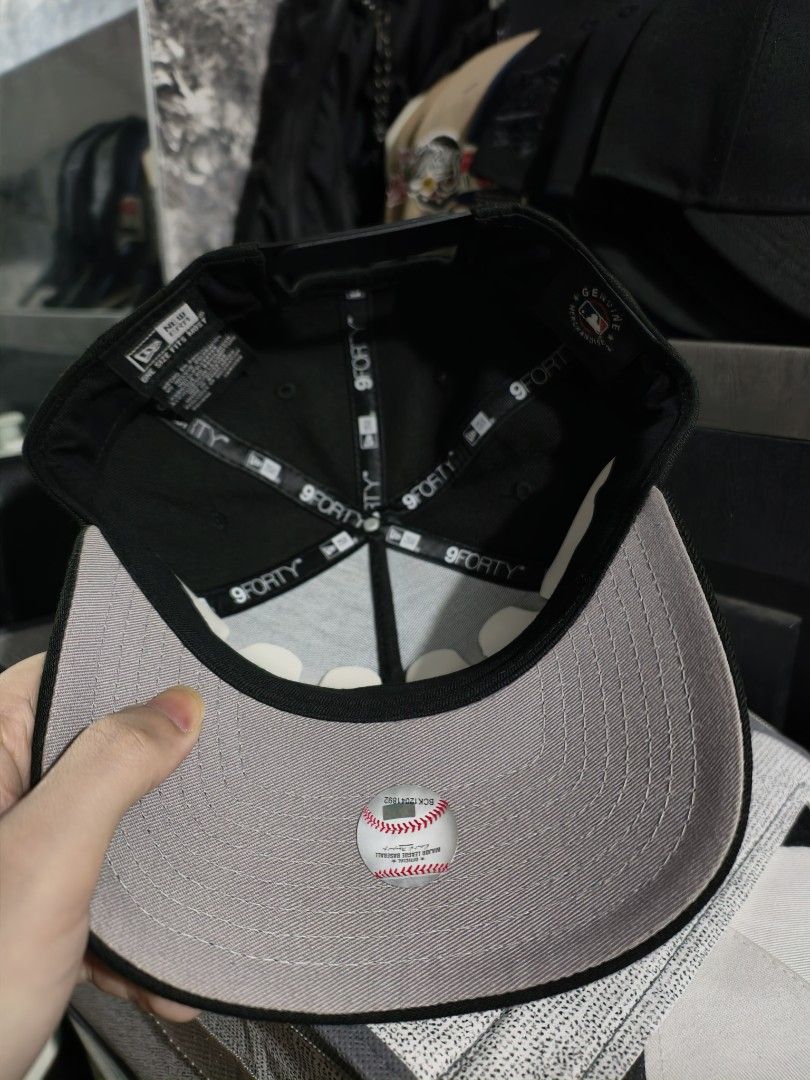New Era 9FORTY LA Mirco logo A frame (Category: Caps & Hats) located in Bulacan. Submitted by casperchiu2798 (Listing ID 1463283494, Image 3). Description: New Era 9forty Aframe LA Micro logo - liked new condition - no issue - 100% Polyester - check pics for details RFS: sobrang dami ng black/white NE caps lalamove/LBC/J&T SJDM Bulacan.