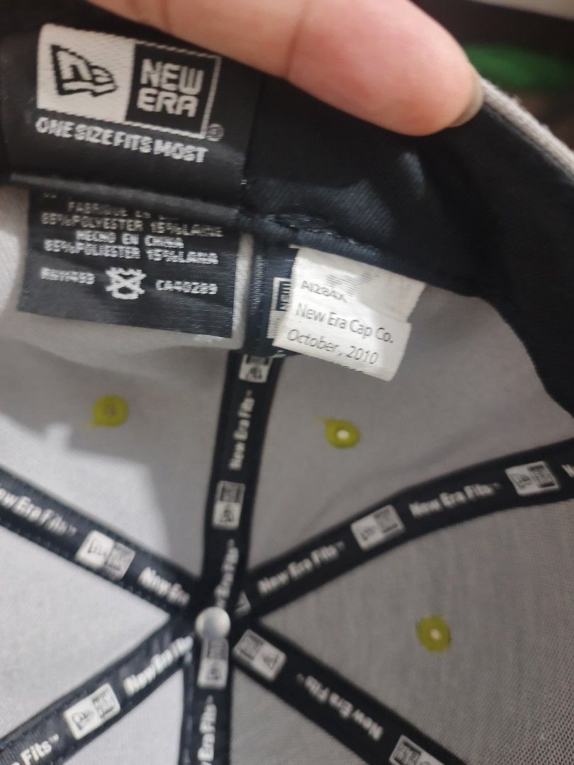 New era x quicksilver (Category: Activewear) located in Odiongan. Submitted by thriftngo26 (Listing ID 1463159849, Image 3). Description: new era x quicksilver 85% poly 15% lana.
