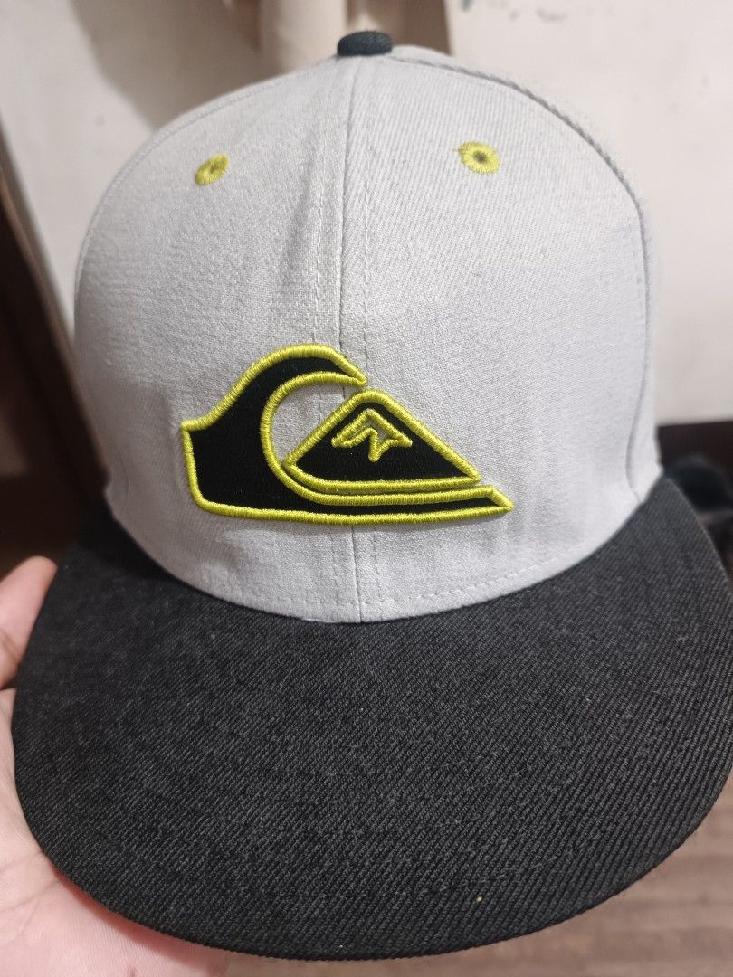 New era x quicksilver (Category: Activewear) located in Odiongan. Submitted by thriftngo26 (Listing ID 1463159849, Image 1). Description: new era x quicksilver 85% poly 15% lana.