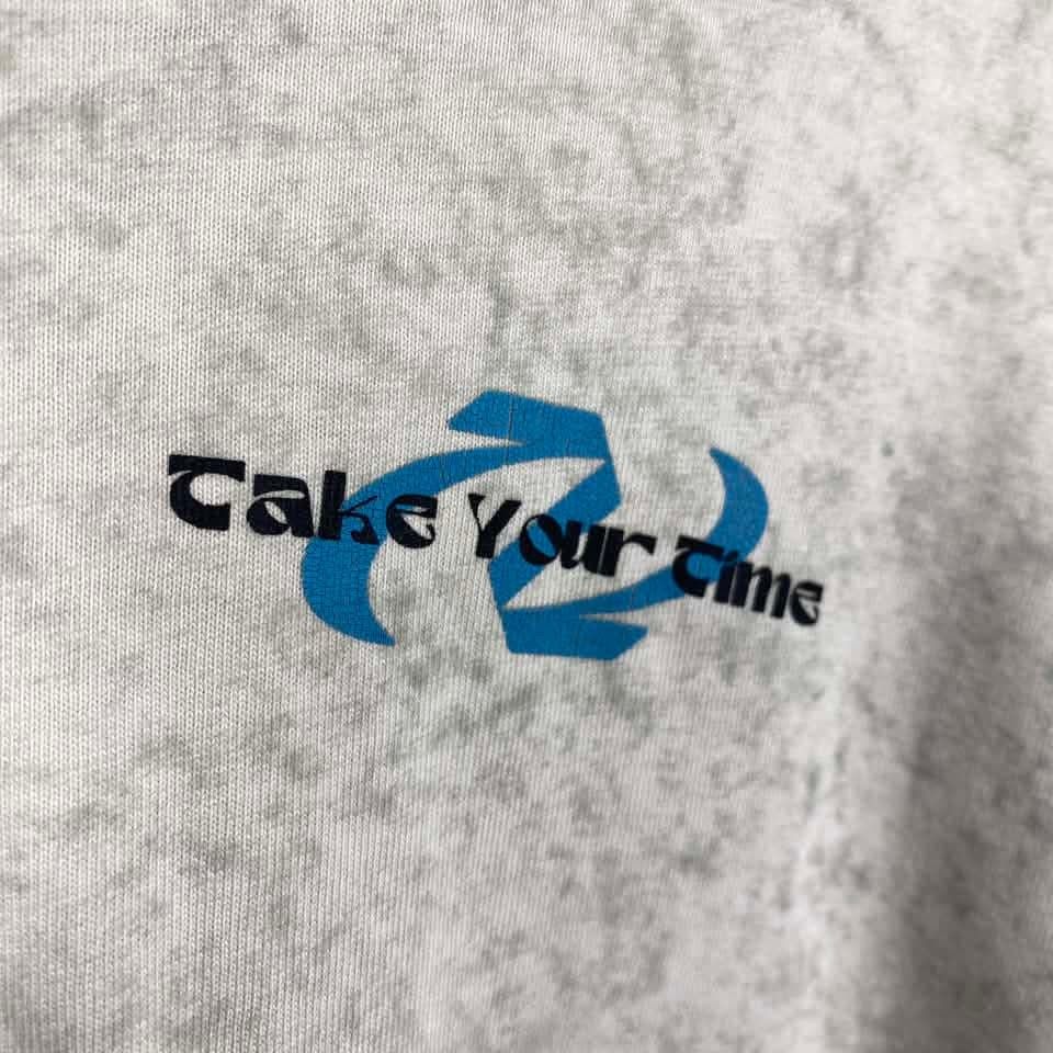 New Wave Vintage Graphic Crewneck (Category: Coats, Jackets and Outerwear) located in Manila. Submitted by ayskrim_ (Listing ID 1463260747, Image 2). Description: Dimes: M-L 24x25.