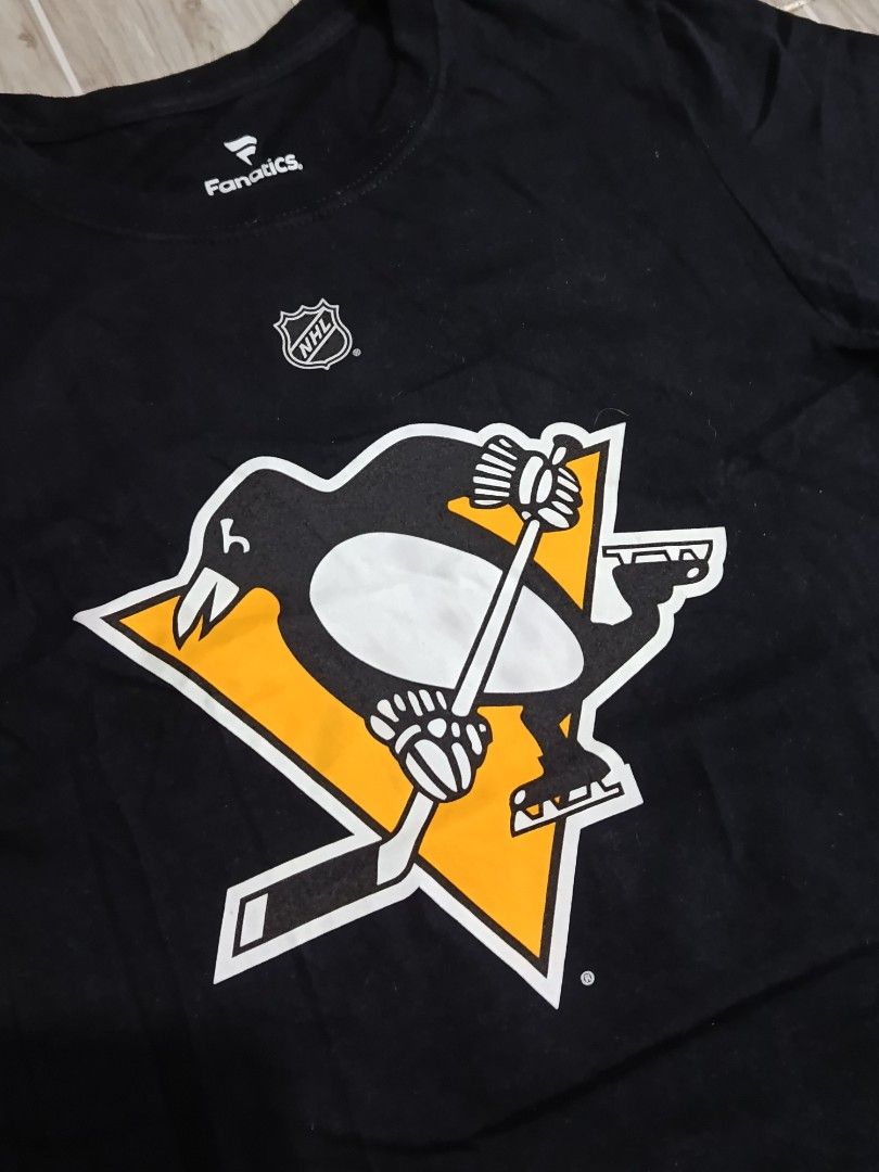 NHL PENGUINS JERSEY TSHIRT (freeshipping) (Category: Shirts) located in Quezon City. Submitted by gyl-stop (Listing ID 1463146728, Image 3). Description: free shipping 18 x 27.5 excellent condi cr: 9.8/10 issue: none.