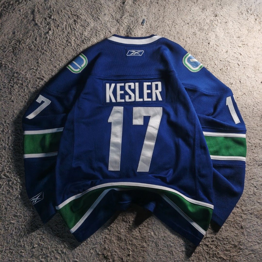 NHL VANCOUVER CANUCKS JERSEY (Category: Coats, Jackets and Outerwear) located in Baguio. Submitted by thrift_arcves (Listing ID 1463277857, Image 2). Description: NHL VANCOUVER CANUCKS JERSEY(WOMENS) Color Rate: 10/10 Condition Rate: 9/10 VANCOUVER PATCH MISSING COLOR MAY VARY DUE TO LIGHTING❗ ALL ITEMS ARE THRIFTED SO LIMIT YOUR EXPECTATIONS❗ DM FOR INQUIRIES❗ PRICE: ₱899 DIME$ Width: 20 Length: 25 M(WOMENS) S(MENS) NEGOTIABLE❗ WAG MAHIYANG MAMB