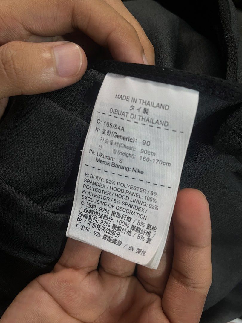nike (Category: Coats, Jackets and Outerwear) located in Caloocan City. Submitted by purehorse_a5a242 (Listing ID 1463136785, Image 3). Description: .
