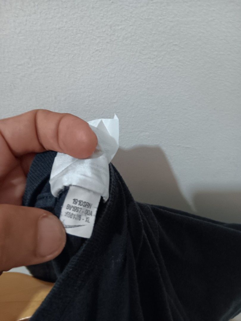 NIKE (Category: Tshirts & Polo Shirts ) located in Dauis. Submitted by udenglegaspi (Listing ID 1463182708, Image 3). Description: .