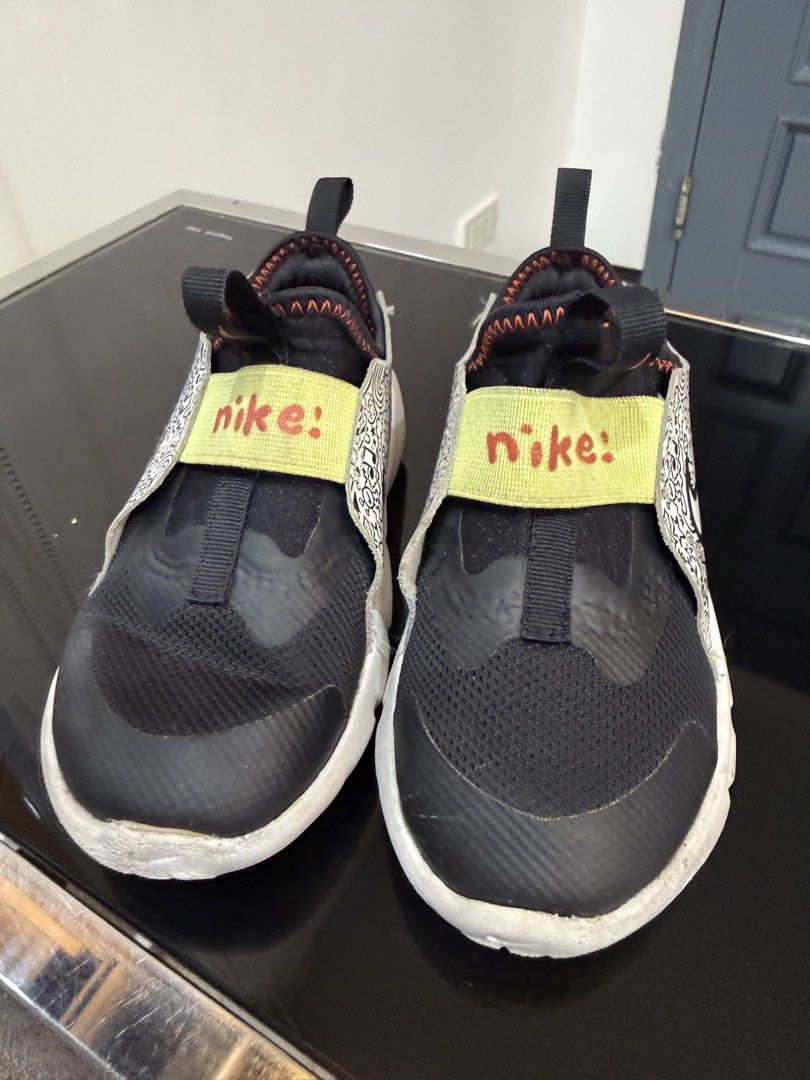 Nike - (TD) Nike Flex Runner 2 JP 'Doodles' (Category: Babies & Kids Fashion) located in Manila. Submitted by hantan1022 (Listing ID 1463216942, Image 3). Description: Original Nike - (TD) Nike Flex Runner 2 JP ‘Doodles’ Unisex Kids Size: US 10C UK 9.5 EUR 27 Cm 16.
