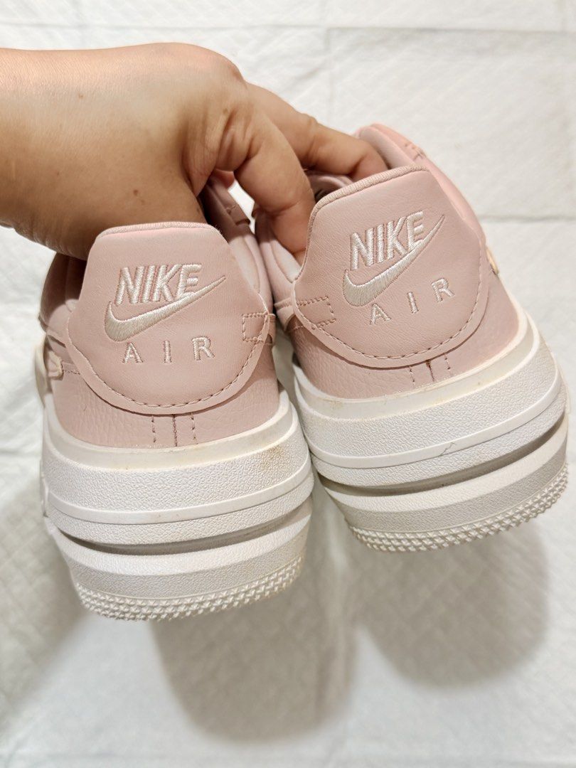 Nike Air Force 1 Platform (Category: Sneakers) located in Marikina City. Submitted by 43sunsets1994 (Listing ID 1463156967, Image 3). Description: Guaranteed original Kept unused, just stored With minor/small yellow stains due to storage No box (damaged) Size US5.5 / 22.5cm.