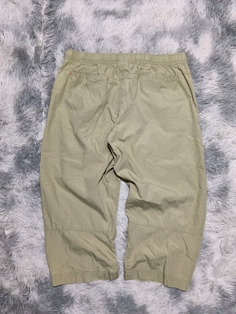 NIKE BELTED 3/4 PANTS (Category: Joggers) located in San Carlos City. Submitted by wilburstthriftstore (Listing ID 1463239552, Image 2). Description: Nike belted 3/4 pants Size Large Waist 30-33 Length 29 Hem 8 No issue Excellent condition 👌🏾 ₱200 + sf.