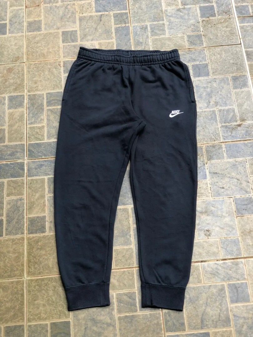 Nike Black Sweatpants Joggers Size M (Category: Joggers) located in Quezon City. Submitted by kramps.23 (Listing ID 1463236220, Image 1). Description: - Black Nike sweatpants - Jogger style with elastic waistband and cuffs - Small Nike logo on the left leg - Made in Indonesia - Tag size: M - Ideal for lounging or workouts Dimes: - Waist: 29 and up - Lenght: 36.