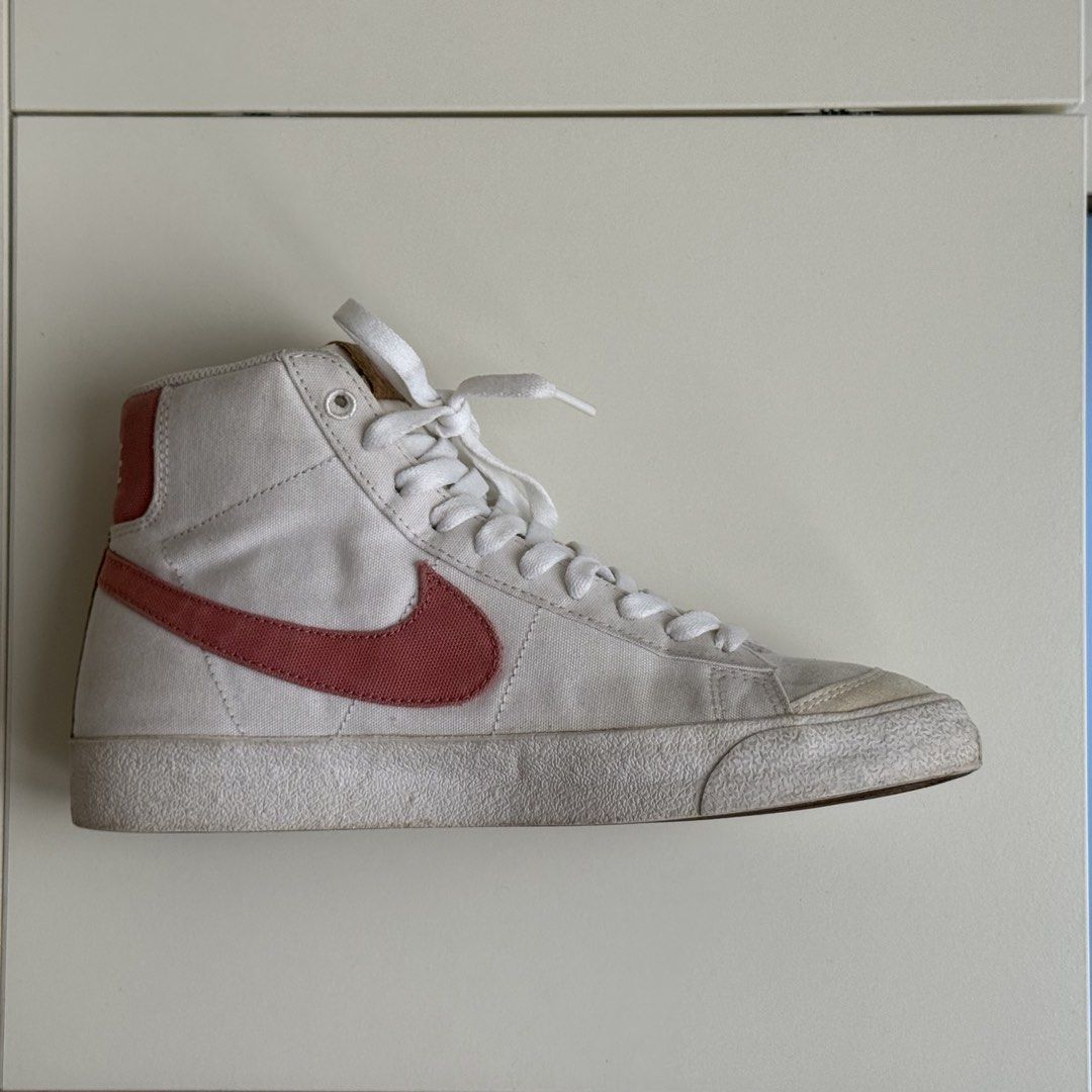 Nike Blazer Mid '77 Fig Tree (size 26.5cm) (Category: Sneakers) located in Taytay. Submitted by gingbns (Listing ID 1463325744, Image 2). Description: - White canvas Nike Blazer Mid '77 - Embroidered fig tree detail on the side - Pink Nike branding on the heel tab - Cork accents on the tongue - Size US 9.5 womens / 26.5 cm - 📍Makati.