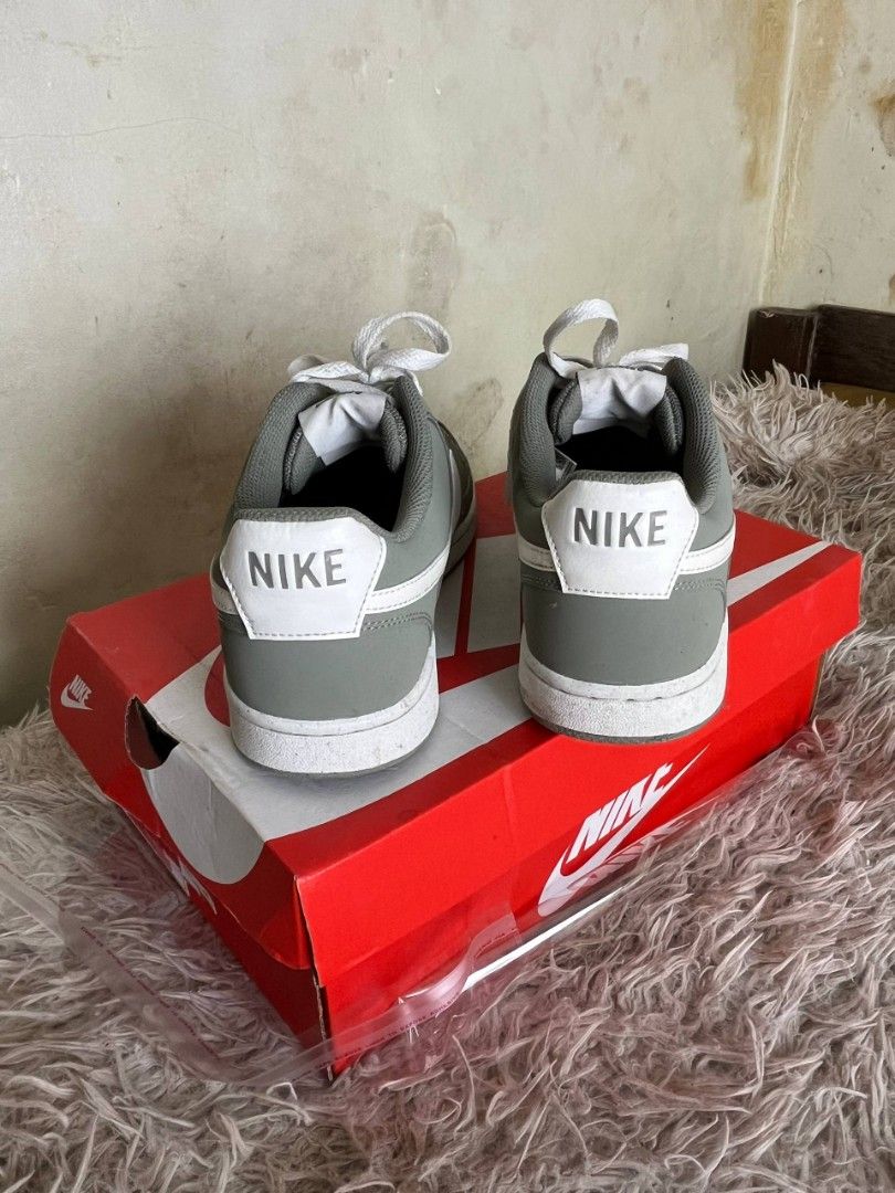 NIKE COURT VISION LO (Category: Sneakers) located in Baguio. Submitted by labelleferroniere (Listing ID 1463160510, Image 3). Description: bought 3.5k (size 9.5 us) used thrice w/ freebie rfs decluttering location Baguio.