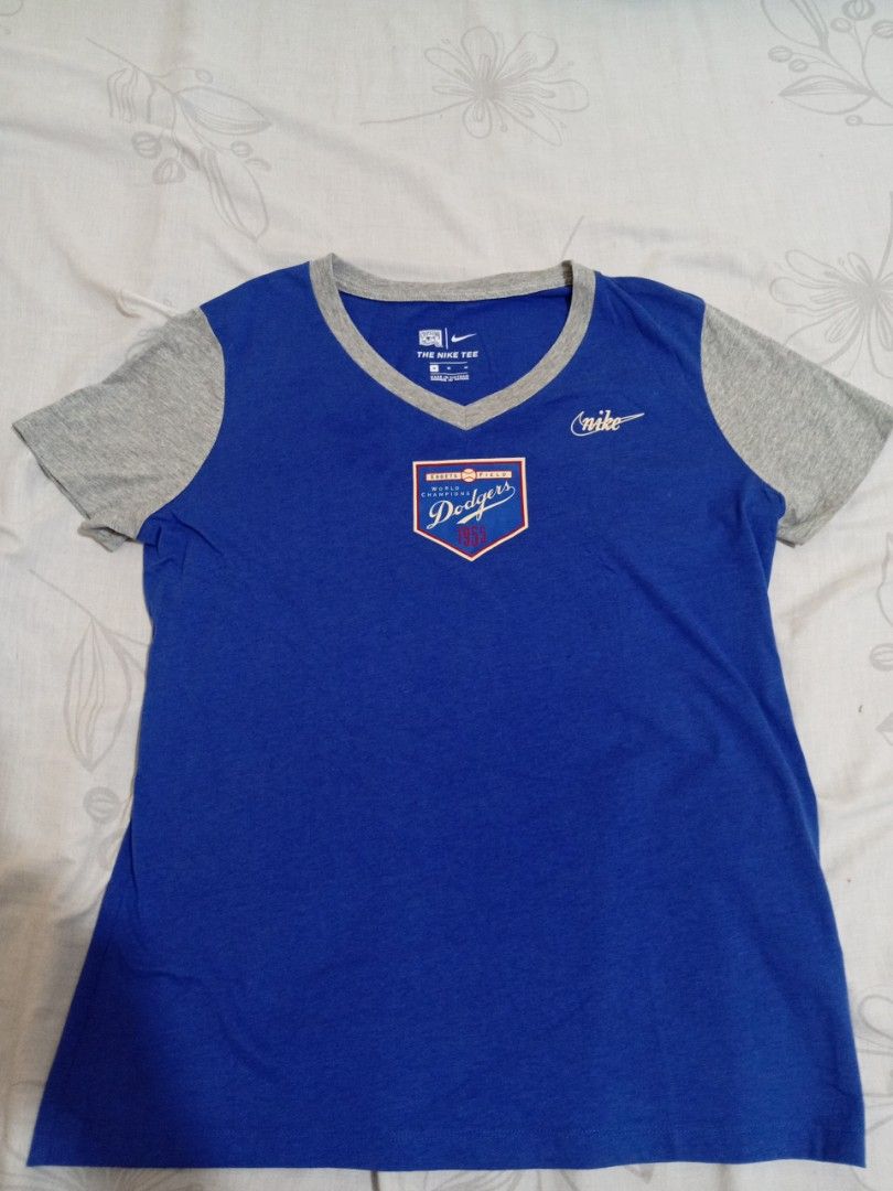 Nike Dodgers Raglan Tee (Category: Activewear) located in Cebu City. Submitted by dsomey (Listing ID 1463018482, Image 1). Description: The color lighting maybe different from the original color. Already washed. Issues- yellowing Payment first always! Negotiable. Pay shipping fee. I ship out the order in Saturdays only. I use gcash and only gcash no other paying apps. No cancellation policy..