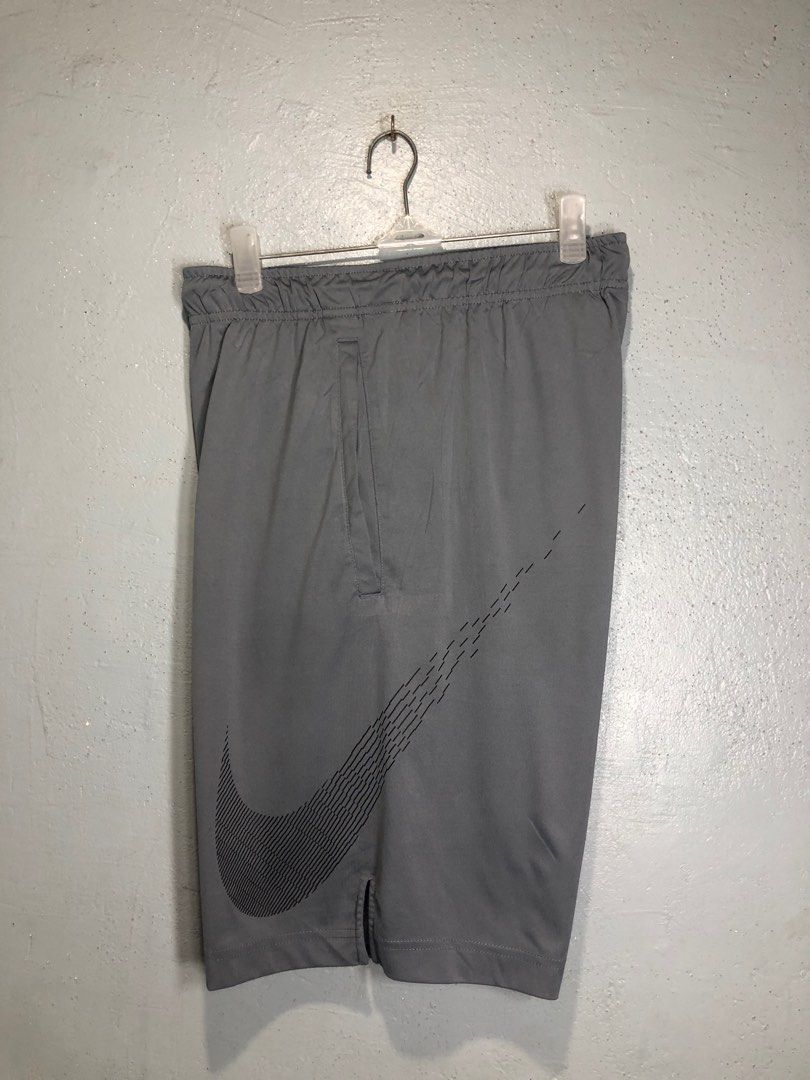 Nike Dri-Fit Grey Athletic Shorts (Category: Shorts) located in Bacong. Submitted by crommermann (Listing ID 1463166805, Image 1). Description: Nike Big Check 🏷️ + 90 shipping fee -Dimes Waistline 30-34 Length 20.5 -Condition 9.5/10 -Color Rate 9.5/10 Excellent Condition Color may vary due to lightning Very Presentable when Worn Need Wash Pm/Dm Visayas Dumaguete loc J&T Courier Express 🚛🚛🚛.