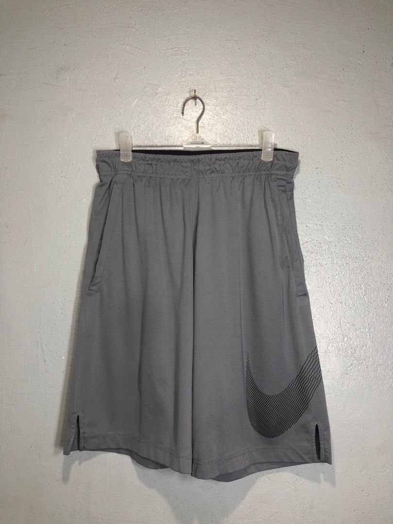 Nike Dri-Fit Grey Athletic Shorts (Category: Shorts) located in Bacong. Submitted by crommermann (Listing ID 1463166805, Image 3). Description: Nike Big Check 🏷️ + 90 shipping fee -Dimes Waistline 30-34 Length 20.5 -Condition 9.5/10 -Color Rate 9.5/10 Excellent Condition Color may vary due to lightning Very Presentable when Worn Need Wash Pm/Dm Visayas Dumaguete loc J&T Courier Express 🚛🚛🚛.