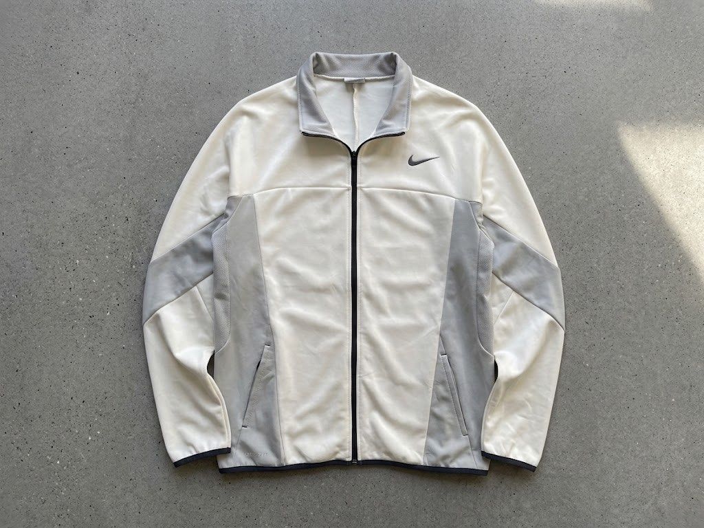 Nike Track Jacket - XL (Category: Coats, Jackets and Outerwear) located in Manila. Submitted by hiddenvaultph (Listing ID 1463158965, Image 1). Description: Embroidered Nike Logo Size: XL on tag Width: 22 Length: 29 Color rate: 9.5/10 Excellent condition No issue MOP: Gcash Shipping: JNT Location: Antipolo.